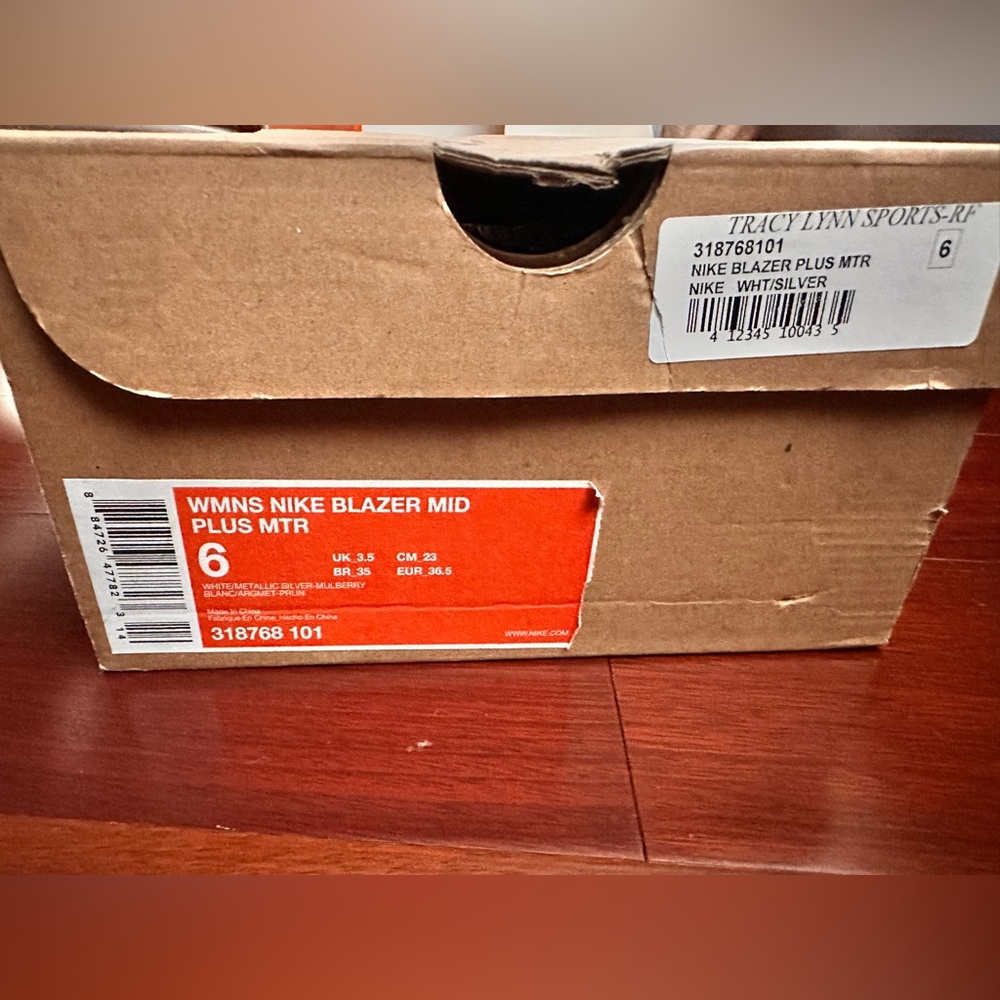 Nike sneakers/ worn a few times; in great condition